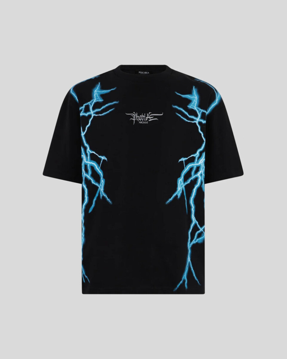 Black T-Shirt
Lateral Light Blue
Lightning