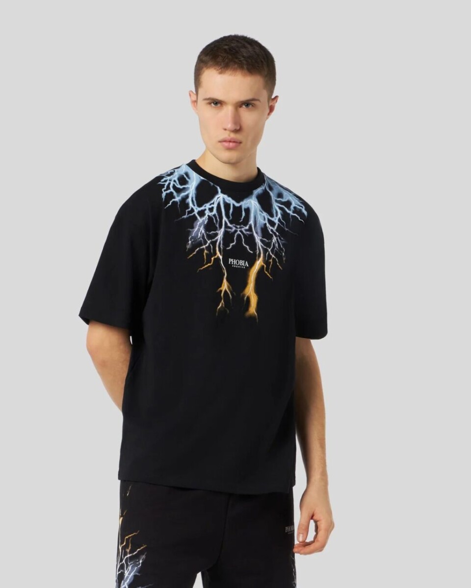 Black T-Shirt
Bicolor Lightning