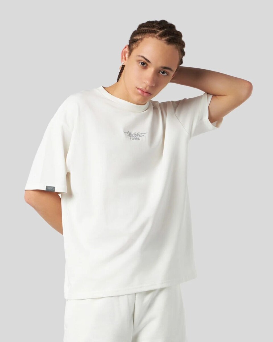White T-Shirt
Embroidered Gotic Logo