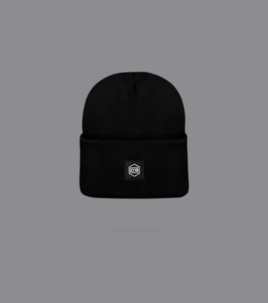 DOLLY NOIRE 
Beanieclava